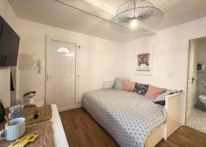 Le Petit Arth&m Ferrand * קלרמונט-פרנד