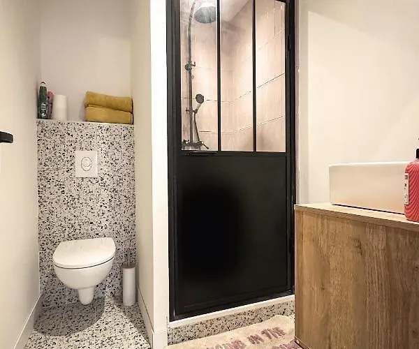 Le Petit Arth&m Ferrand * קלרמונט-פרנד